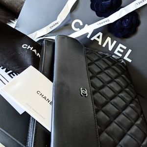 CHANEL FLAP BLACK CC LOGO CLUTCH O CASE BAG BNIB